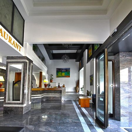 Hotel Lirak Tetovo Kültér fotó