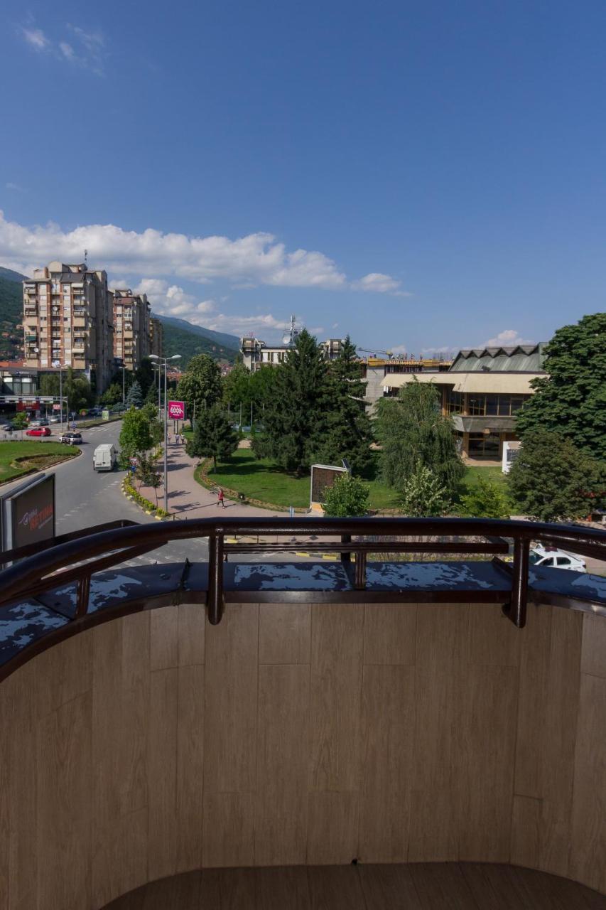 Hotel Lirak Tetovo Kültér fotó